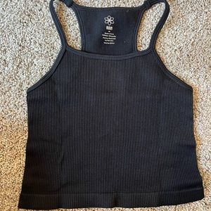 black cropped tank 🖤